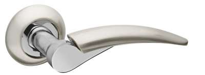 Door handles on rose 116 R02 SN/CP-3